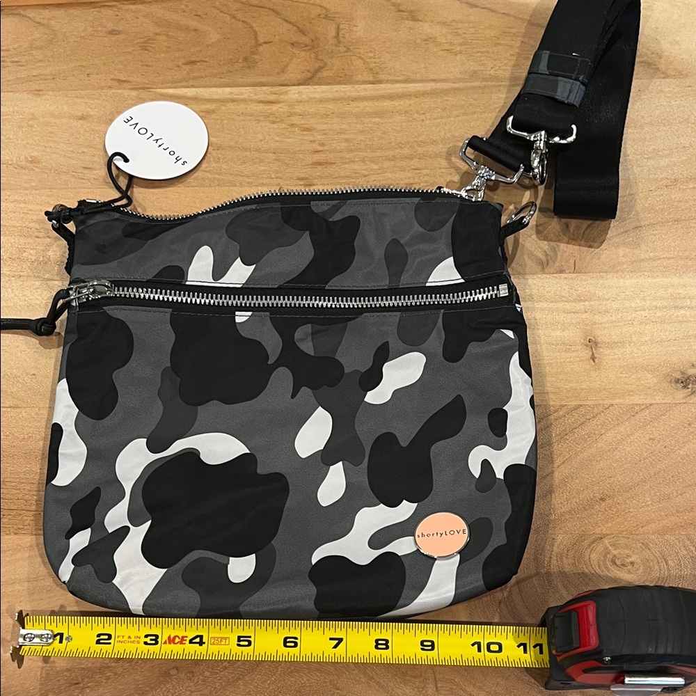 ShortyLOVE Black Camouflage Amuse Crossbody Bag